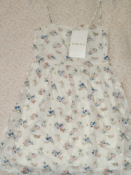 Dresses & Skirts - Gilli